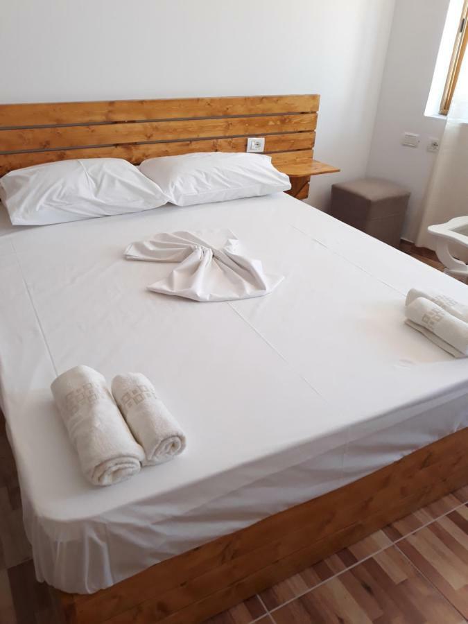 Beleris Rooms Himarë Exterior foto