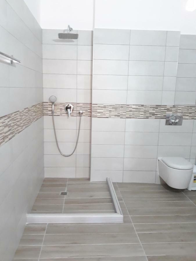 Beleris Rooms Himarë Exterior foto