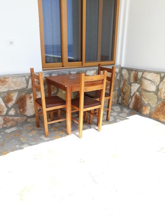 Beleris Rooms Himarë Exterior foto