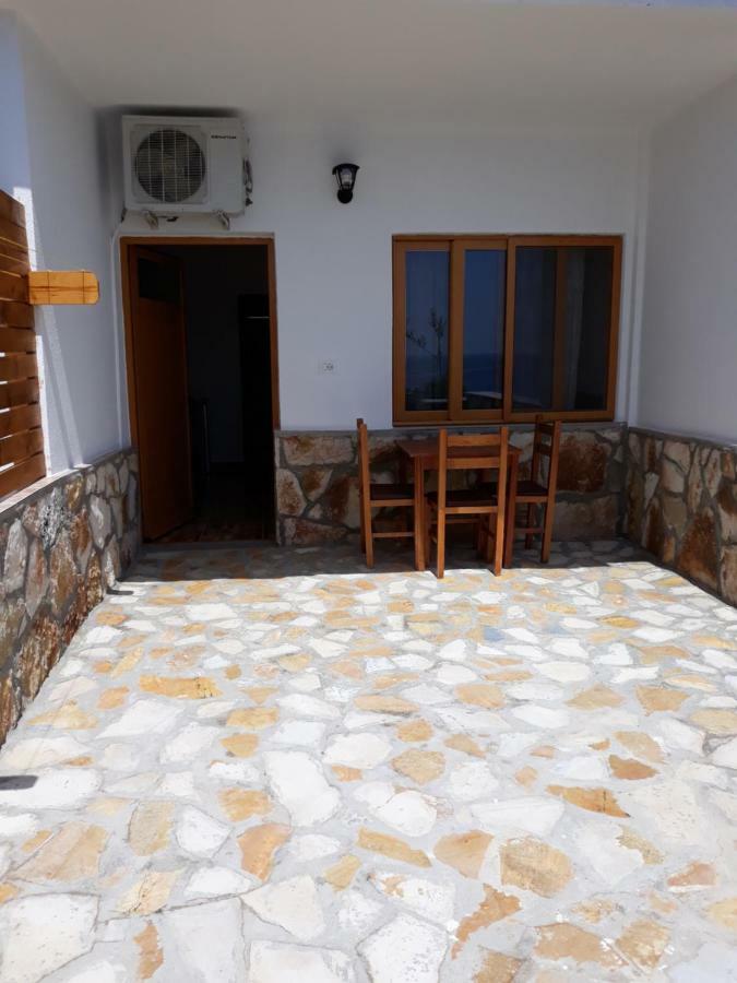 Beleris Rooms Himarë Exterior foto