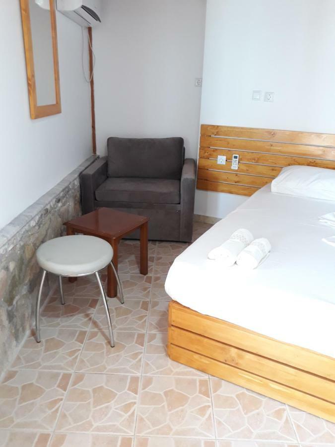 Beleris Rooms Himarë Exterior foto